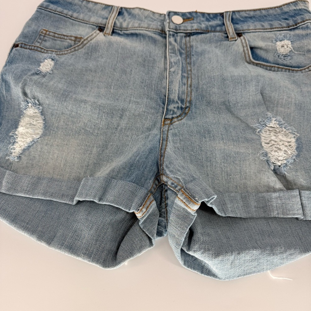 H&M High-Waisted Washed Light Blue Distressed Denim Women's Shorts Size 12 - Picture 3 of 5